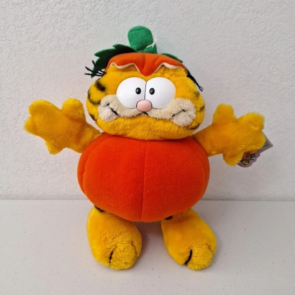 Vintage 1981 DAKIN Garfield Pumpkin Patch Halloween Plush Stuffed Toy 12
